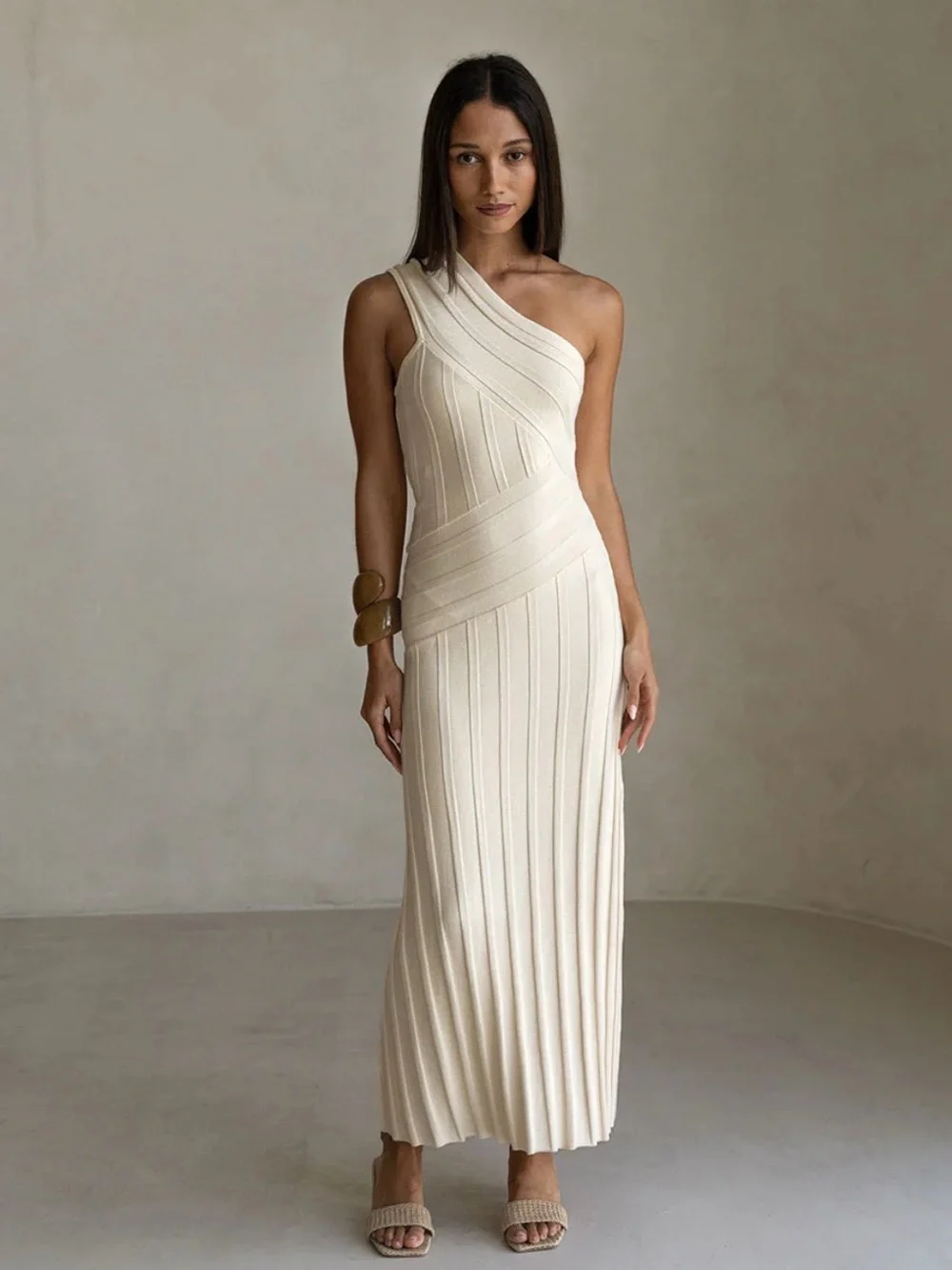 Dominica Dress - Picture 4 of 10